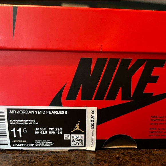 Nike Air Jordan 1 Mid Fearless - Picture 4 of 4